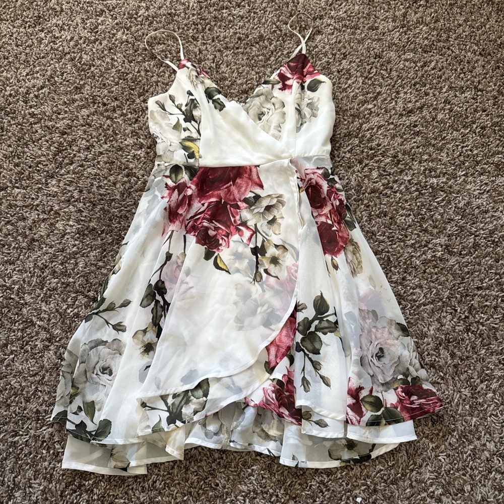 Windsor women’s Dress in Red and Cream Floral
